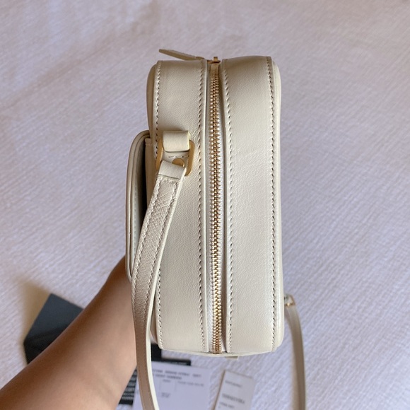 ✨SOLD✨YSL (Saint Laurent) Vicky Toy Small Quilted Lambskin Camera Bag - Picture 7 of 11